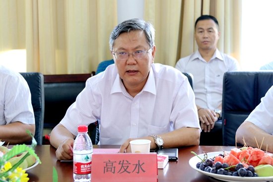 会上,高发水副书记对我校内派服务管理教师的推荐,考察,审核,培训等