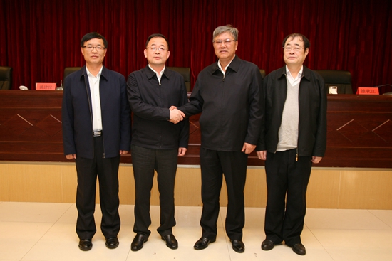 自治区党委任命黄建昆同志担任新疆农业大学党委书记自治区人民政府