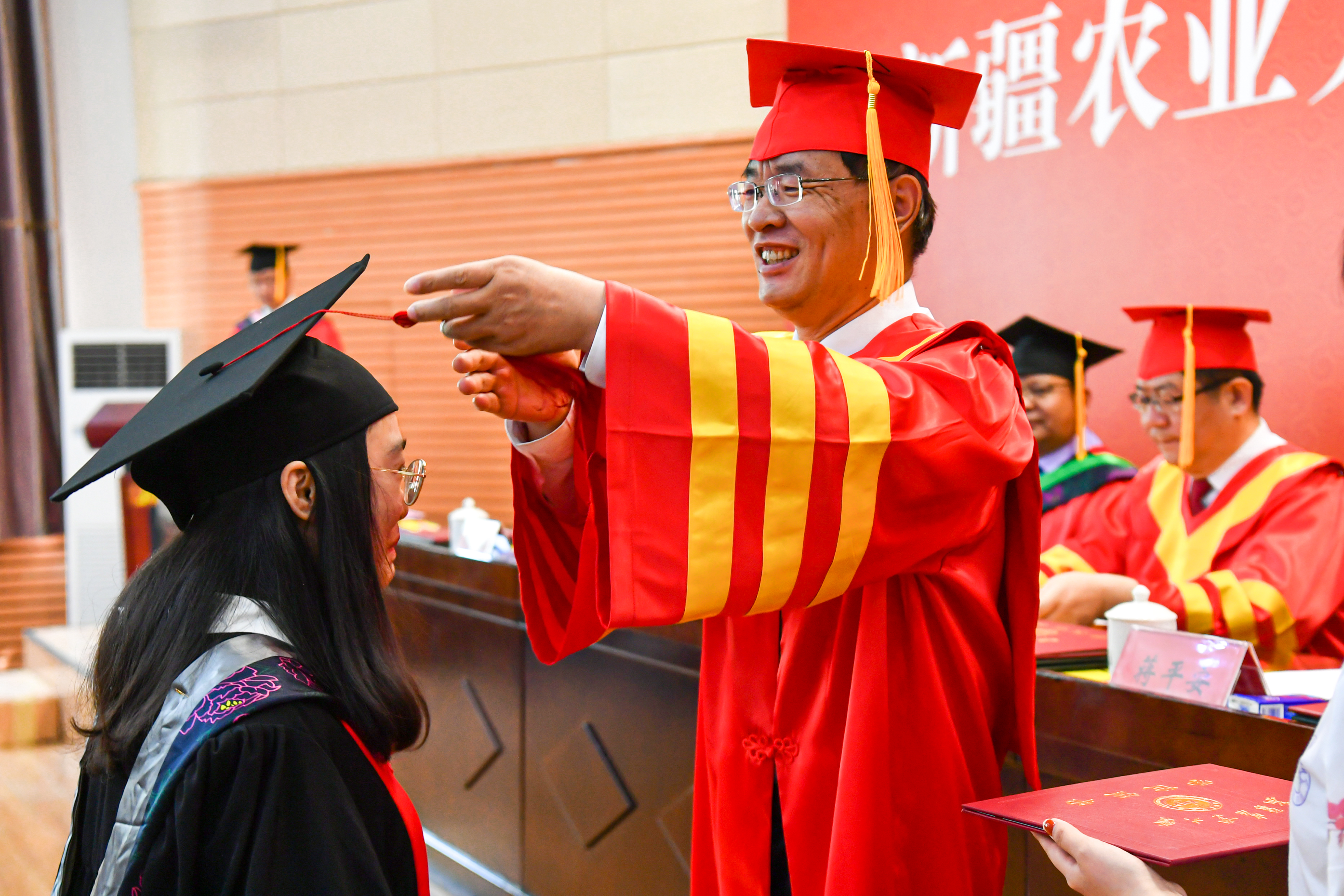 不负青春筑梦远航新疆农业大学举行2020年毕业典礼